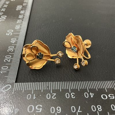 Vintage Gold Tone Floral Screw-Back Earrings Stamped B.N.
