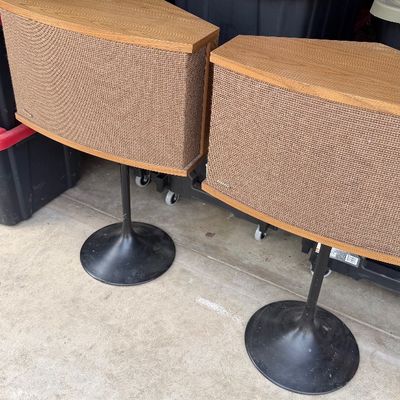 Sale Photo Thumbnail #144: Pair of vintage Bose 901 Direct/Reflecting speakers in wood grain cabinets, mounted on original tulip pedestal stands.
