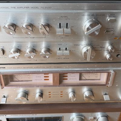 Sale Photo Thumbnail #187: Vintage Setton audio component stack including a PS 5500 Universal Pre-Amplifier and BS 5500 power amplifier in brushed silver brushed metal cases with rack handles.