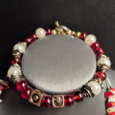 Vintage chip necklace & red bead bracelet