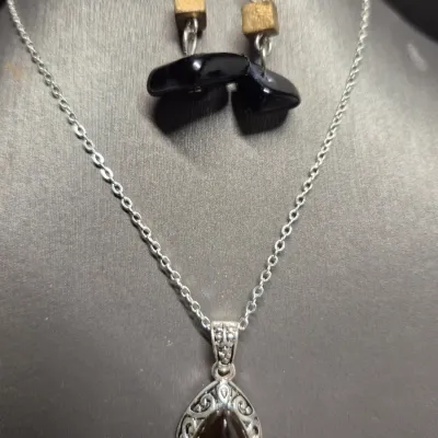 Vintage cabuchon tiger's eye Pendant & Earrings coordinate