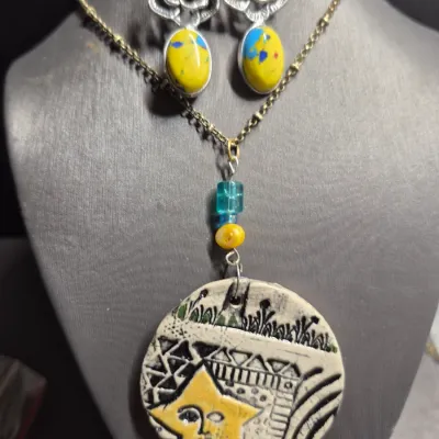 Vintage painted round Pottery Pendant & Earrings ~~~~~Southwestern Native American Style
