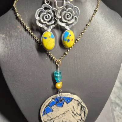 Vintage painted round Pottery Pendant & Earrings ~~~~~Southwestern Native American Style