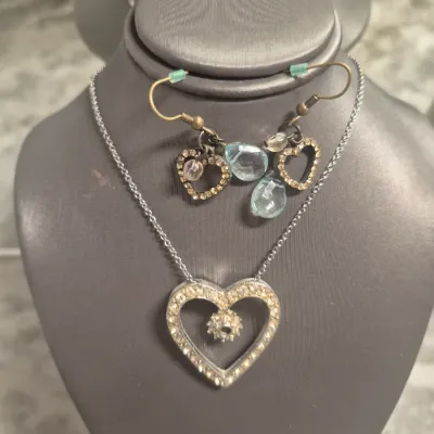 Vintage Heart shaped Rhinestone Pendant Necklace & Heart earrings to match