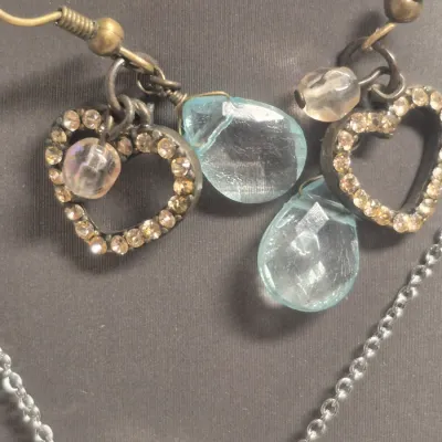 Vintage Heart shaped Rhinestone Pendant Necklace & Heart earrings to match