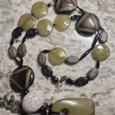 Chunky glass stone Necklace w/ earrings