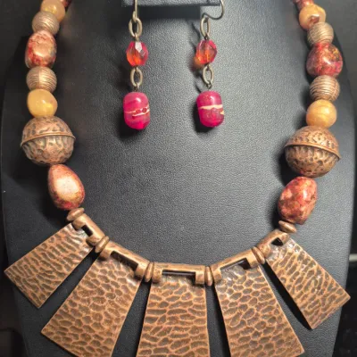 Vintage copper hammered necklace w/ Earrings to match