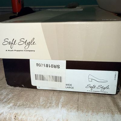 Sale Photo Thumbnail #224: Soft Style by Hush Puppies shoebox containing wide-fit pumps.