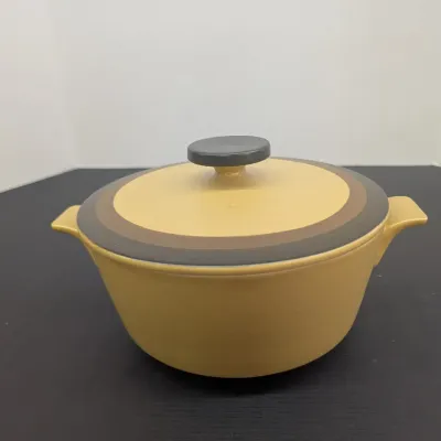 695 Arrow Stone Kasuga Showa Zuni Maize Stoneware Pot w/ Lid
