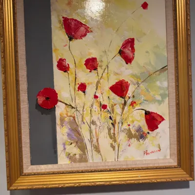 Sale Photo Thumbnail #37: Framed impasto oil painting depicting vibrant red poppies against a neutral background, signed by artist Franklin. Housed in a gilded ornate wooden frame with a fabric liner.