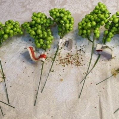 Sale Photo Thumbnail #158: 9 light green berry picks, see pictures