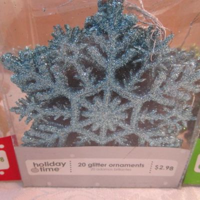 Sale Photo Thumbnail #507: Snowflakes are 20 to a package, See pictures