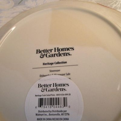 Sale Photo Thumbnail #557: 8.75" in diameter, dishwasher & microwave safe, see pictures