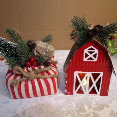 Sale Photo Thumbnail #718: Could be large ornaments or décor, See pictures
