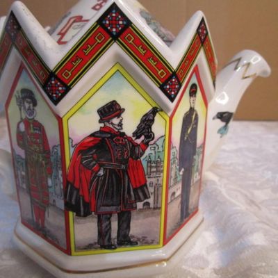 Sale Photo Thumbnail #739: In new condition, Would make a great Christmas gift, see pictures