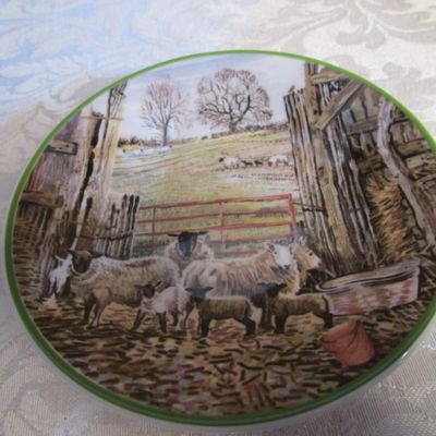 Sale Photo Thumbnail #774: Incudes plate hanger, 4-3/4" in diameterSee pictures