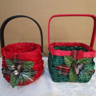 Sale Photo Thumbnail #935: Square basket is 4-1/2" tall x 5-1/2"x 5-1/2", round basket is 4-3/4" tall x 5-1/2" in diameter, See pictures