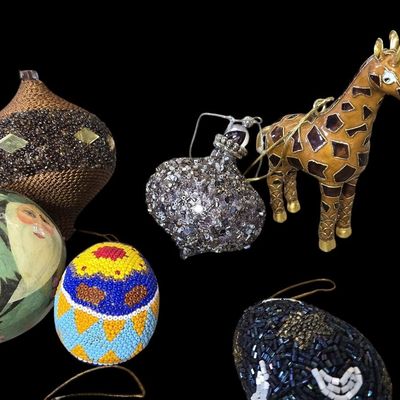 Sale Photo Thumbnail #319:  Lot of Mixed Decorative Ornaments.                           
