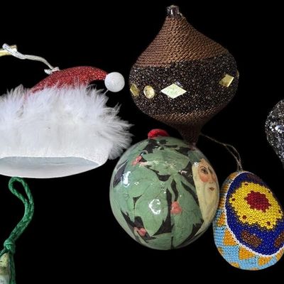Sale Photo Thumbnail #321:  Lot of Mixed Decorative Ornaments.                           