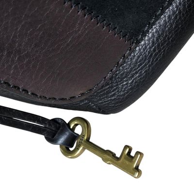 Sale Photo Thumbnail #684:  Fossil Patchwork Purse.                           