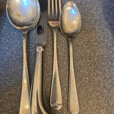 Sale Photo Thumbnail #45: Gentry 'English Tip' Silver Stainless Flatware set - Service for 8 or more