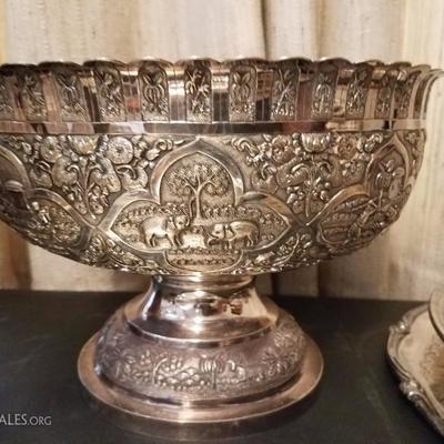 Lot-155 30 Pc Mixed Silver Plate Large Piece Lot
