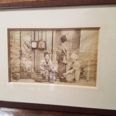 Lot-27 Set of 3 Japenese Estampes Framed in Glass