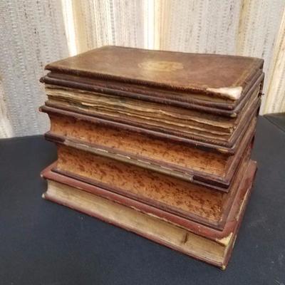 Lot-111 Hidden Mini Decanter & Shot Glasses In Books
