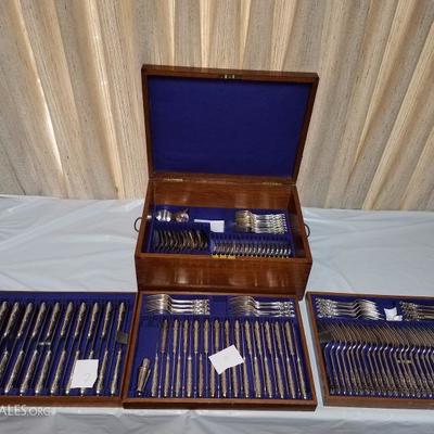 Lot-66 Walker & Hall Sheffield Silverware Set in Box