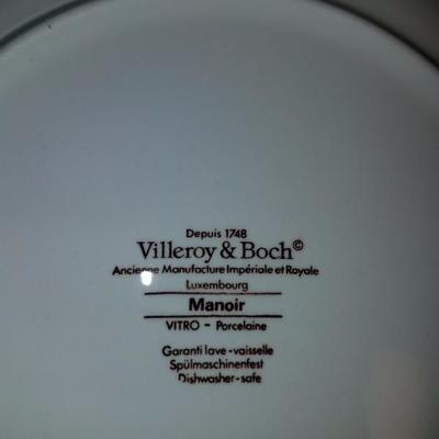 Lot-124 62 Pc Villeroy & Boch Manoir Dish Set