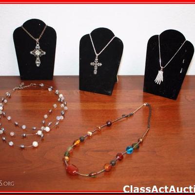 Costume Jewelry - Lot 42