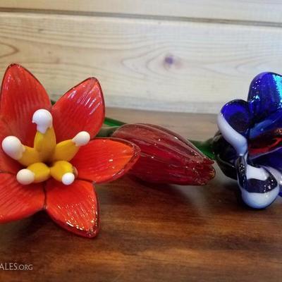 Lot-B65 3 Pc Hand Blown Long Stem Flowers 