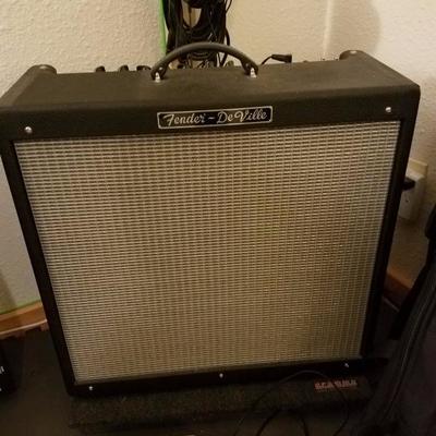 Lot-F54 Fender Hot Rod Deville Guitar Amp