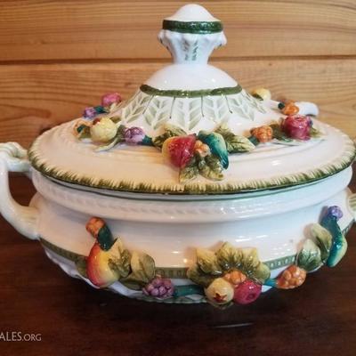 Lot-B21 Vintage Capodimonte Ceramic Serving Tureen Soup Bowl w/ Ladel