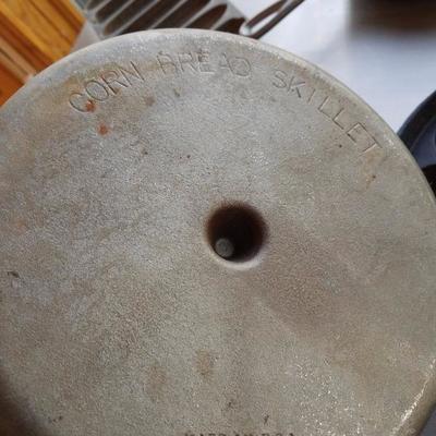 Lot-B4 7 Pc Cast Iron Cornbread Frying Pans Mixed Lot