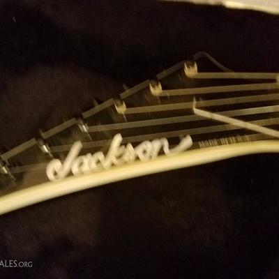 Lot-F8 SL1 Soloist Left Hand Jackson Guitar White W/ Case