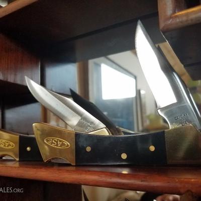 Lot-B34 28 Pc Case Knife Collection Original Productions w/ Wood Display