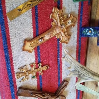Lot-E3 Lot of 11 Mixed Crucifixes Crosses Wall Hanging Religious