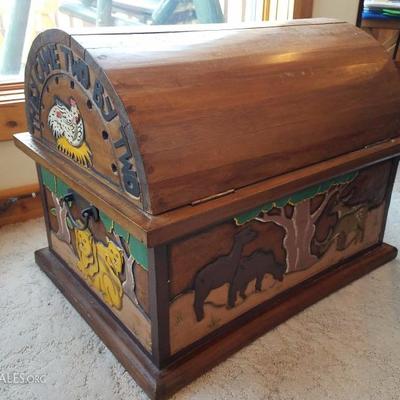 Lot-B5 Handmade Painted Noah's Ark Themed Wooden Chest/Box