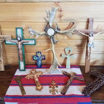 Lot-E3 Lot of 11 Mixed Crucifixes Crosses Wall Hanging Religious