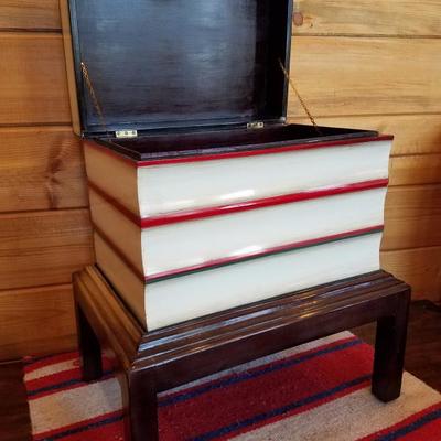 Lot-B9 Wooden Explorers Hidden Chest Book DÃ©cor w/ Stand