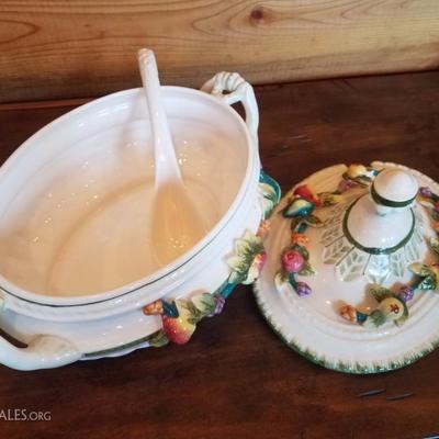 Lot-B21 Vintage Capodimonte Ceramic Serving Tureen Soup Bowl w/ Ladel