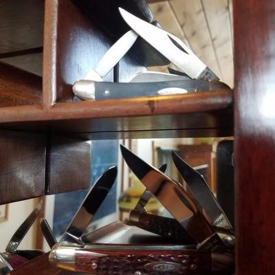 Lot-B34 28 Pc Case Knife Collection Original Productions w/ Wood Display