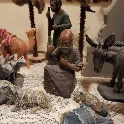 Lot-C5 21 Pc Enesco Nativity Set Mahogany Miracle 1997