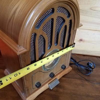 Lot-E12 Crosley Collectors Edition Cassete/Radio Counter Top Player #528