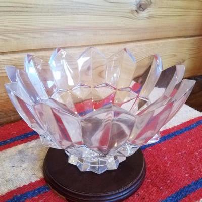 Lot-B64 Heavy Ornate Leaded Crystal Bowl w/ Wood Base