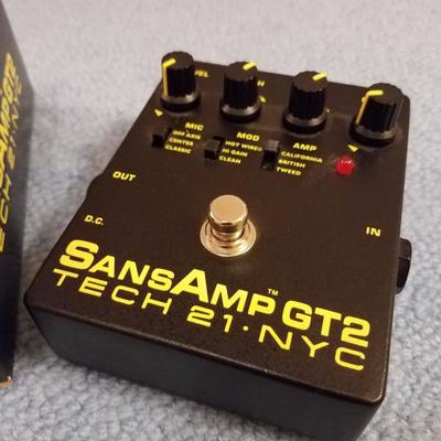 Lot-F25 Sans Amp GT2 Tech 21 NYC Foot Pedal