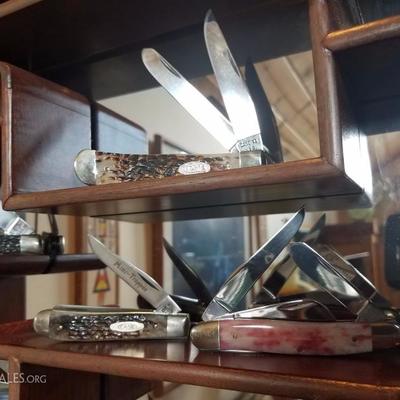 Lot-B34 28 Pc Case Knife Collection Original Productions w/ Wood Display