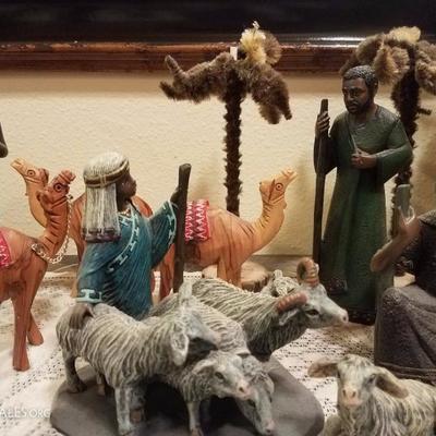 Lot-C5 21 Pc Enesco Nativity Set Mahogany Miracle 1997