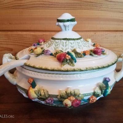 Lot-B21 Vintage Capodimonte Ceramic Serving Tureen Soup Bowl w/ Ladel